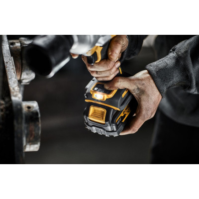 DeWALT Гайковерт ударний аккумуляторний DeWALT XR Li-Ion 18В 1626Нм 0-1200об/хв 0-1890уд/хв 1/2" 3.5кг без АКБ та ЗП DeWALT Гайковерт ударний аккумуляторний DeWALT XR Li-Ion 18В 1626Нм 0-1200об/хв 0-1890уд/хв 1/2" 3.5кг без АКБ та ЗП