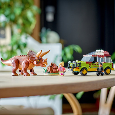 LEGO Конструктор Jurassic Park Дослідження трицератопсів