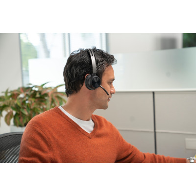 Poly Гарнітура комп'ютерна стерео On-ear Voyager Focus 2, USB-A, Bluetooth, всеспрямований, ANC, Acoustic fence, чорний