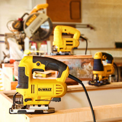 DeWALT Лобзик 650Вт 500-3200кол/хв хід 24мм 2.4кг