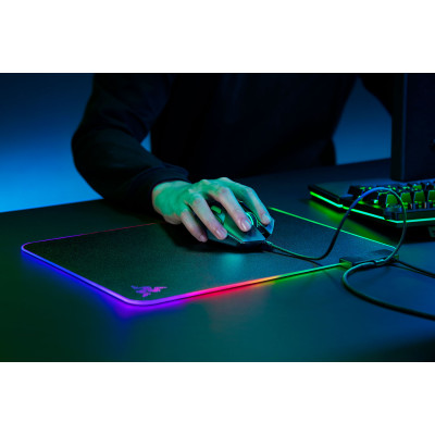 Razer Ігрова поверхня Firefly V2 RGB M Black (355х255х3мм)