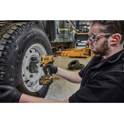DeWALT Гайковерт ударний акумуляторний DeWALT XR Li-Ion 18В 1084Нм 2000об/хв 3250уд/хв 1/2" 1.67кг без АКБ та ЗП