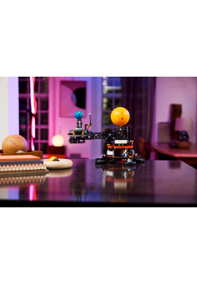 LEGO Конструктор Technic Земля та Місяць на орбіті