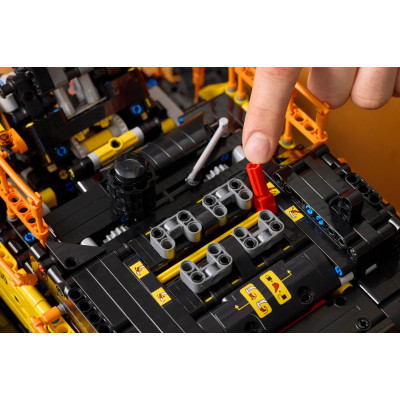 LEGO Конструктор Technic Екскаватор Volvo EC500 Hybrid