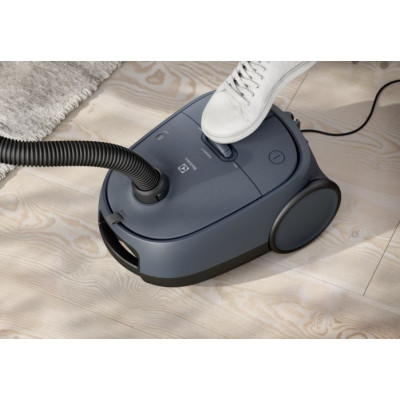 Electrolux Мішковий пилосос серії 600 EB61C4DB