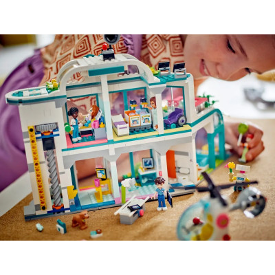 LEGO Конструктор Friends Лікарня в Хартлейк-Сіті