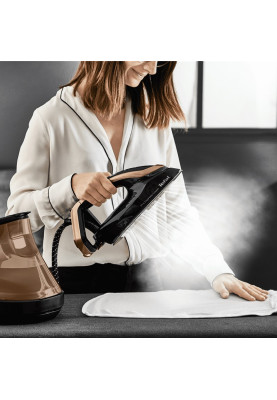 Tefal Утюг-парогенератор Pro Express Vision, 3000Вт, 1200мл, паровий удар -800гр, постійна пара - 180гр, керам. підошва, чорно-золотий