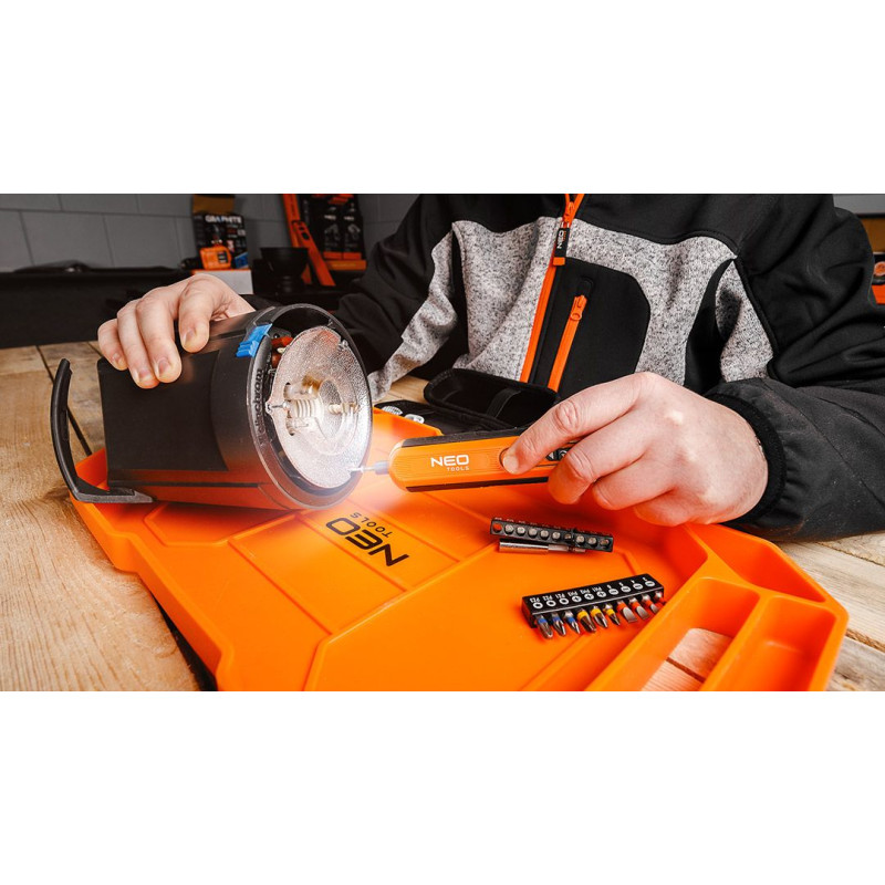 Graphite Викрутка акумуляторна 4В1Х1.5А·год 4.5Нм 230об·хв 20 біт кейс 0.23кг
