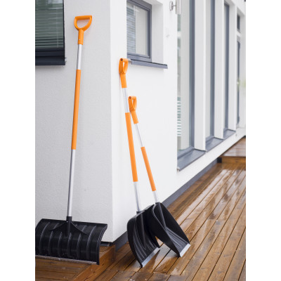 Fiskars Скріпер для снігу SnowXpert