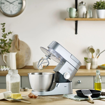 Kenwood Кухонная машина Chef, 1000Вт, чаша-метал, корпус-пластик, насадок-3, срібний
