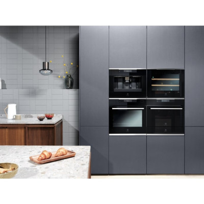 Electrolux Духовий шафа електричний, 70л, А++, пара, дисплей, конвекція, ф-ція пароварки, телескопічні напрямні, чорний