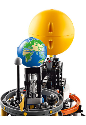 LEGO Конструктор Technic Земля та Місяць на орбіті
