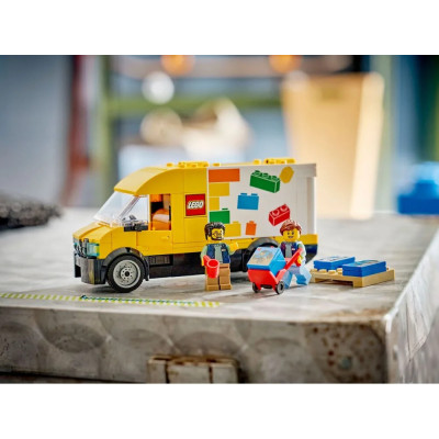 LEGO Конструктор LEGO City Фургон LEGO