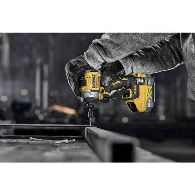 DeWALT Шурупокрут ударний аккумуляторний XR Li-Ion 18В 282Нм 3800об/хв 4400уд/хв 1.1кг без АКБ та ЗП