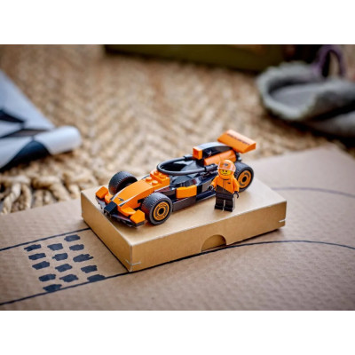 LEGO Конструктор LEGO City Пілот F1 з автомобілем для перегонів команди McLaren