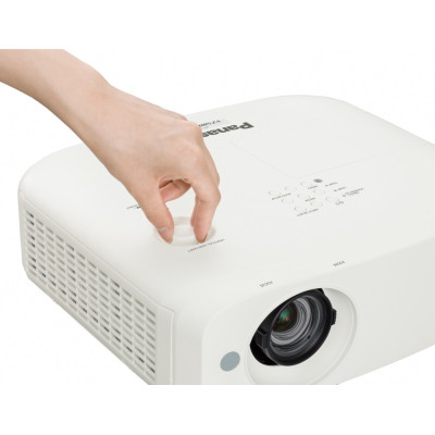 Panasonic PT-VZ580Е (3LCD, WUXGA, 5000 lm)
