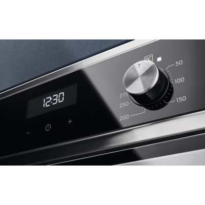 Electrolux Духова шафа електрична, 72л, А, пара, дисплей, конвекція, телескопічні напрямні, ф-ція пароварки, чорний+нерж