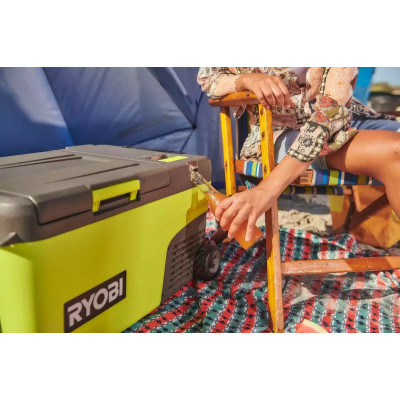 Ryobi Холодильник мобільний акумуляторний RY18CB23A-0, 18В ONE+, робота від 220 або 12В, температура +20…-20, об'єм 23л Ryobi Холодильник мобільний акумуляторний RY18CB23A-0, 18В ONE+, робота від 220 або 12В, температура +20…-20, об'єм 23л