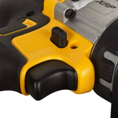 DeWALT Шурупокрут-дриль акумуляторний XR Li-Ion 18В 95Нм 450-2000об/хв кейс, ЗП 1.5кг без АКБ та ЗП