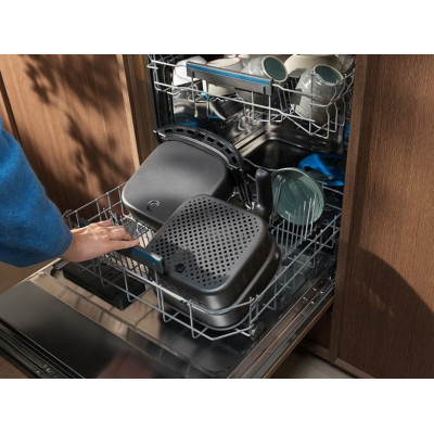 Electrolux Мультипіч 1500Вт, чаша-5л, сенсорне керування, 5 авто. програм, пластик, чорний