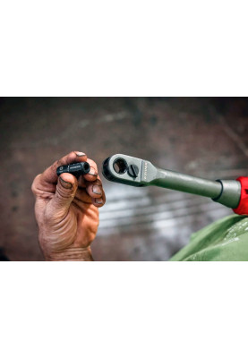 Milwaukee Гайковерт ударний кутовий акумуляторний M12 FPTR-0 12В 350об·хв 81Нм +набір приладдя 1.2кг без АКБ та ЗП