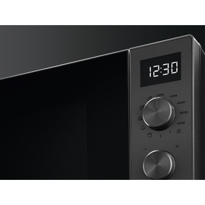 Electrolux Мікрохвильова піч 25л, мех. керування, 900Вт, гриль, дисплей, інвертор, титан