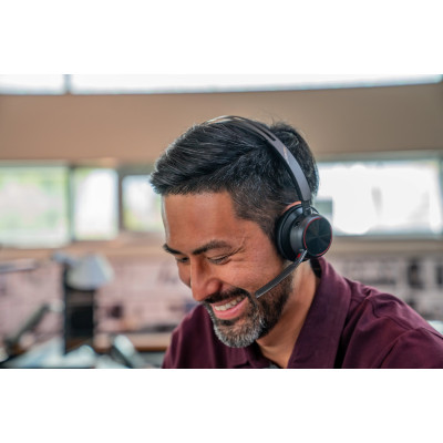 Poly Гарнітура комп'ютерна стерео On-ear Voyager Focus 2, USB-A, Bluetooth, всеспрямований, ANC, Acoustic fence, чорний