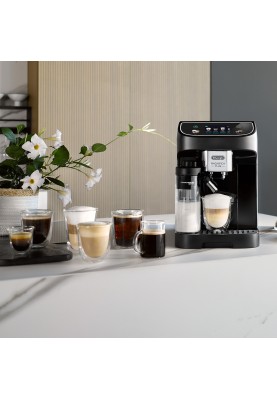 Delonghi Кавомашина Magnifica Plus, 1.8л, зерно+мелена, автомат.капуч, дисплей, авторецептів -15, чорний