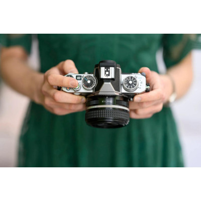 Nikon Цифр. Фотокамера Z fc + 28mm f2.8 SE Kit