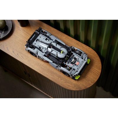 LEGO Конструктор Technic PEUGEOT 9X8 24H Le Mans Hybrid