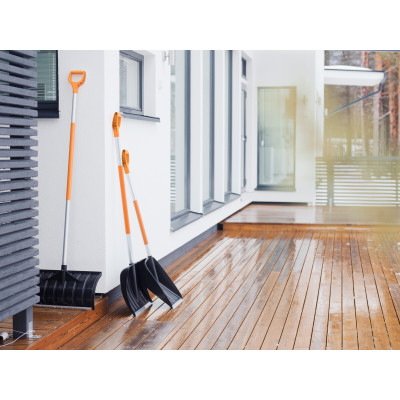 Fiskars Скріпер для снігу SnowXpert