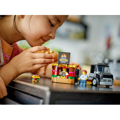 LEGO Конструктор City Вантажівка з гамбургерами