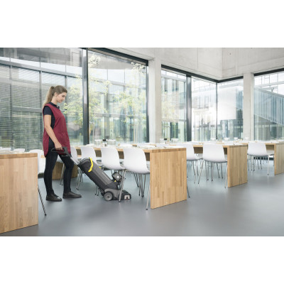 Karcher Машина для миття підлоги BR 30/4 C акумуляторна Karcher Машина для миття підлоги BR 30/4 C акумуляторна