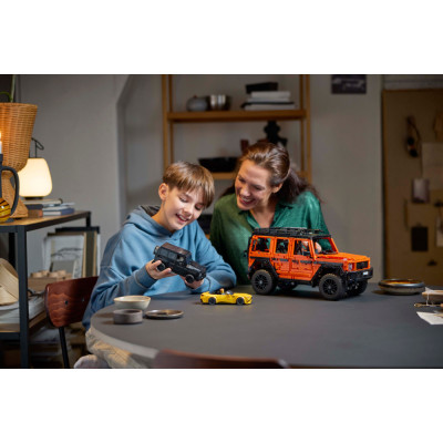 LEGO Конструктор Technic Mercedes-Benz G 500 PROFESSIONAL Line
