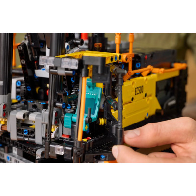 LEGO Конструктор Technic Екскаватор Volvo EC500 Hybrid