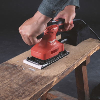 Makita Вібраційна шліфмашина M9203, 190Вт, 92x185мм, 12000 об/хв, 1.4 кг