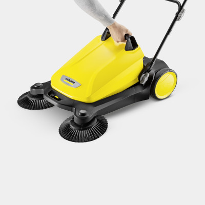 Karcher Підмітальна машина S 4 Twin ручна, захват 68см, контейнер 20л, 10.2кг