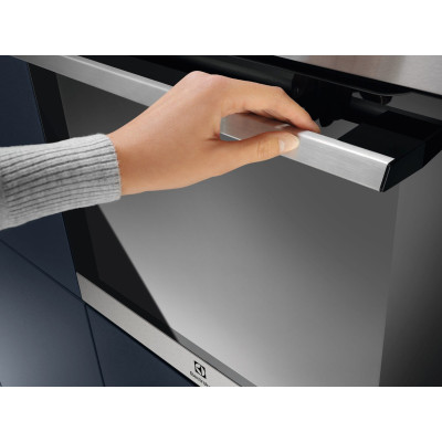 Electrolux Духовий шафа електричний, 65л, A+, дисплей, конвекція, піроліз, телескопічні напрямні, нерж.