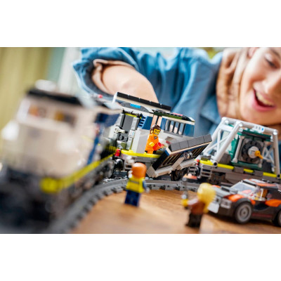 LEGO Конструктор LEGO City Пограбування поліцейського поїзда