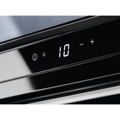 Electrolux Холодильник вбуд. для вина