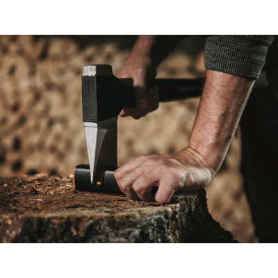 Fiskars Точило для сокир та ножів Xsharp
