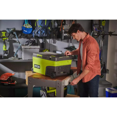 Ryobi Холодильник мобільний акумуляторний RY18CB23A-0, 18В ONE+, робота від 220 або 12В, температура +20…-20, об'єм 23л Ryobi Холодильник мобільний акумуляторний RY18CB23A-0, 18В ONE+, робота від 220 або 12В, температура +20…-20, об'єм 23л