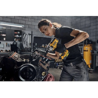DeWALT Гайковерт ударний акумуляторний DeWALT XR Li-Ion 18В 1084Нм 2000об/хв 3250уд/хв 1/2" 1.67кг без АКБ та ЗП
