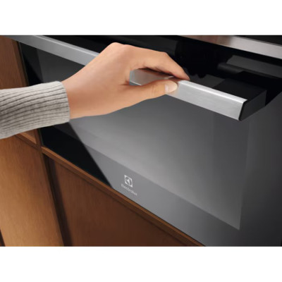 Electrolux Мікрохвильова піч Electrolux вбудована, 44л, електрон. керування, 2100Вт, гриль, дисплей, чорний