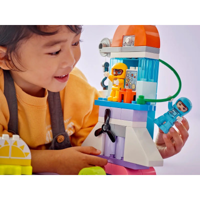 LEGO Конструктор DUPLO Town Пригоди на космічному шатлі 3в1