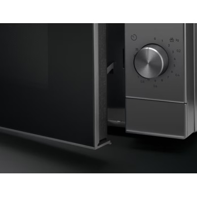 Electrolux Мікрохвильова піч 20л, мех. керування, 800Вт, гриль, титан
