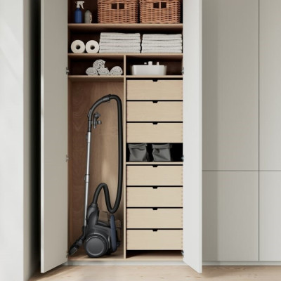 Electrolux Пилосос контейнерний, 700Вт, конт пил -1.6л, HEPA12, 4 насадки, синій