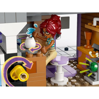 LEGO Конструктор LEGO Friends Хартлейк-Сіті. Квартири і крамниці
