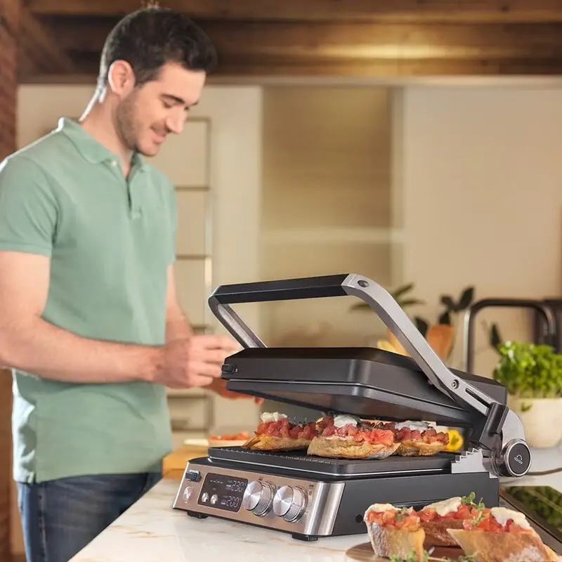 Braun Гриль прижимний MultiGrill 7 CG 2000Вт, темп. режимів-3, з`ємні пластини, метал