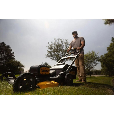 DeWALT Газонокосарка акумуляторна 2х18В 53см 67л 25-102мм 28кг без АКБ та ЗП